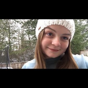 Meet your Posher, Alyssa